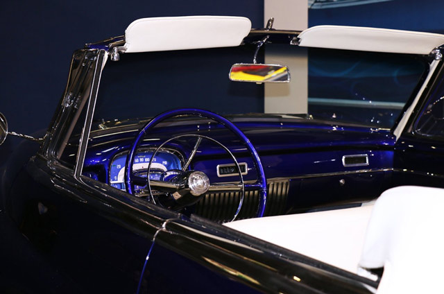 johnny-hallyday-retromobile-2017-Cadillac-serie-62-cabriolet