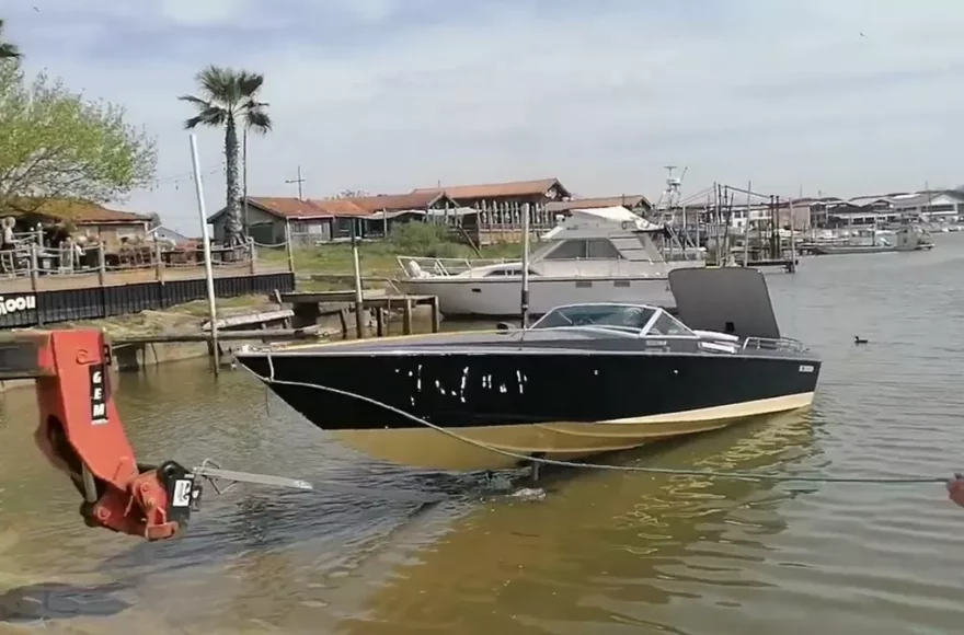 bateau de johnny Hallyday