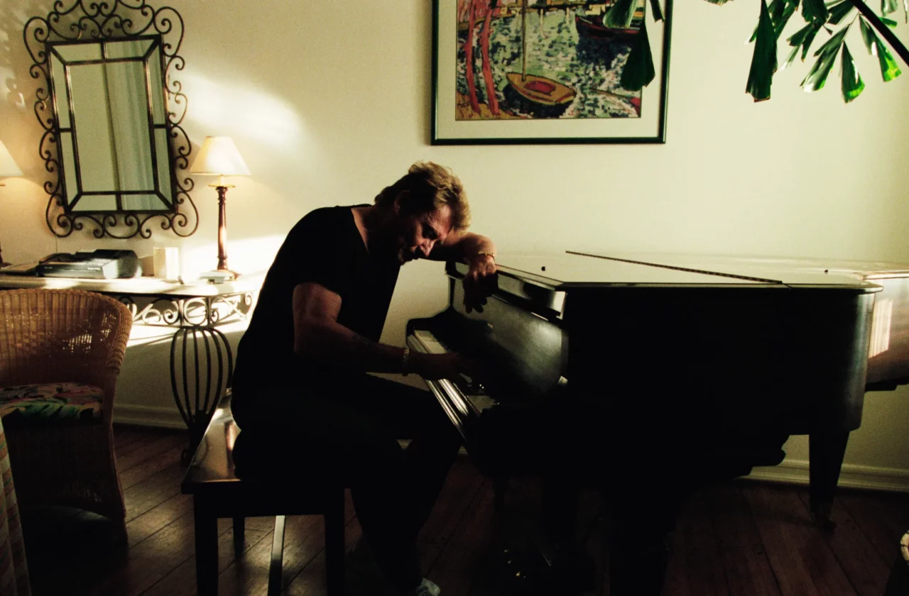 Johnny Hallyday au piano