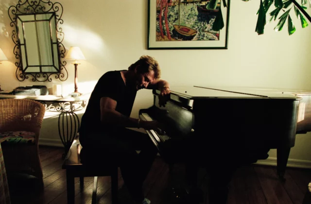 Johnny Hallyday au piano